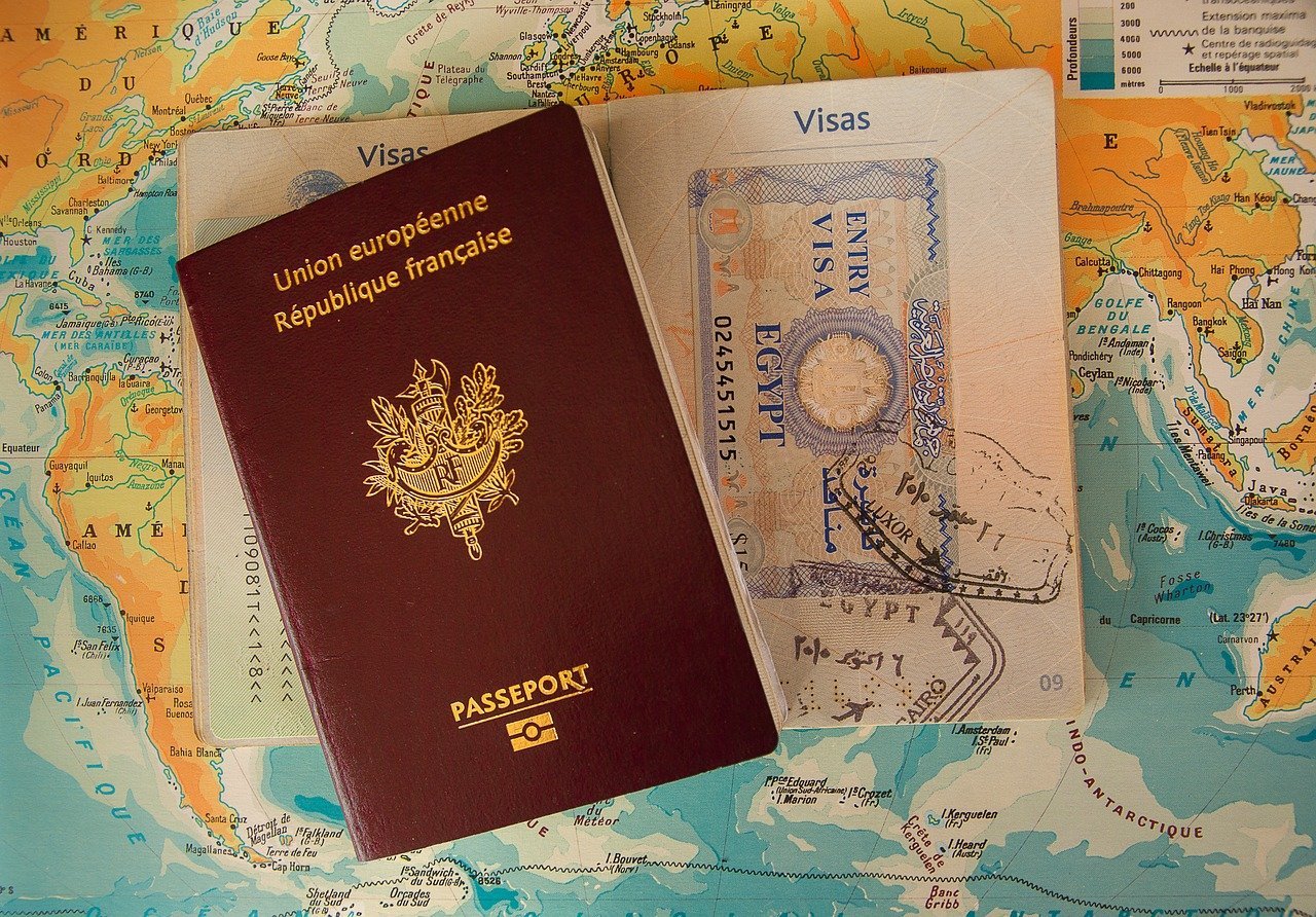 Visa vs. temporary residence permit. What’s the difference?